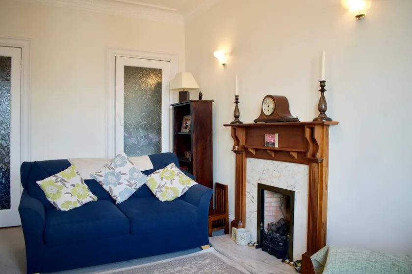 Spacious & Homely Dalry Apartment - Image 1