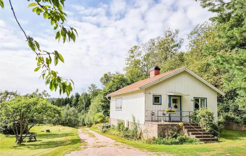 Beautiful Home in Brastad With 2 Bedrooms - Image 1