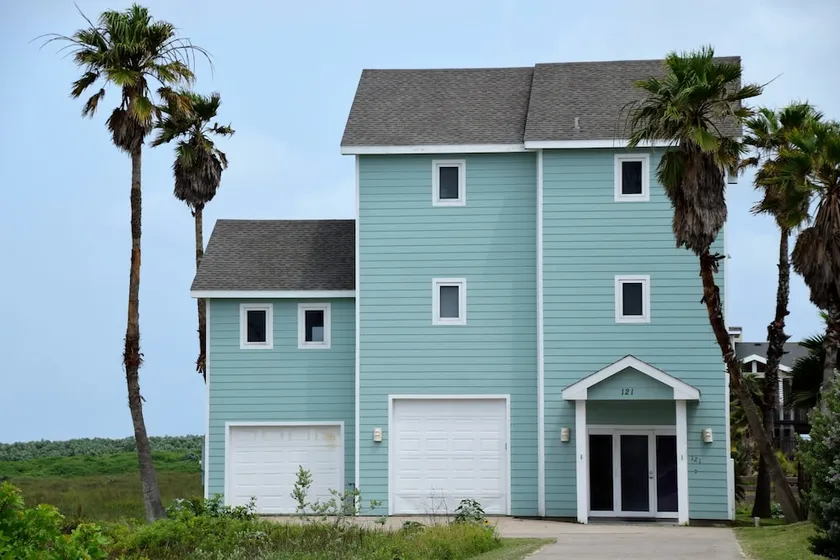 121 12Th Street - Three Bedroom Home - Image 1