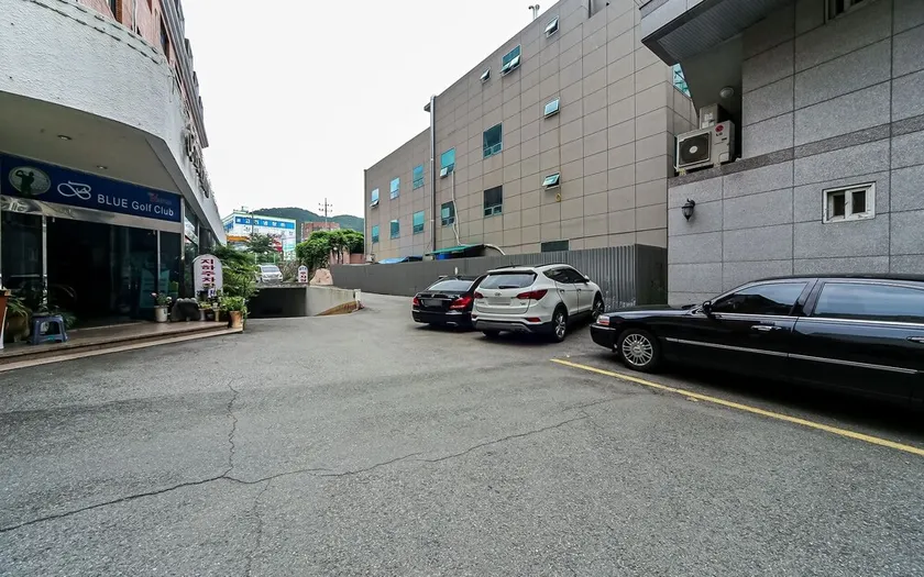 Busan Jangnim Bluemoon - Image 1