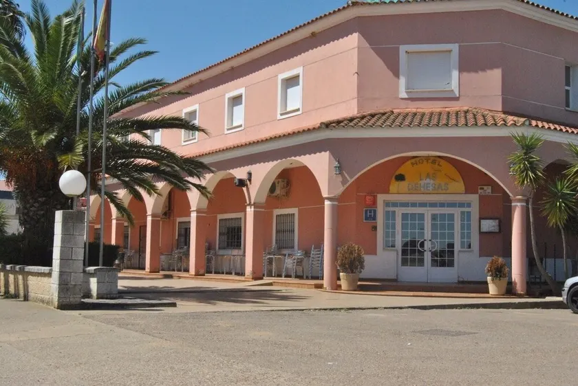 Hotel las Dehesas - Image 1