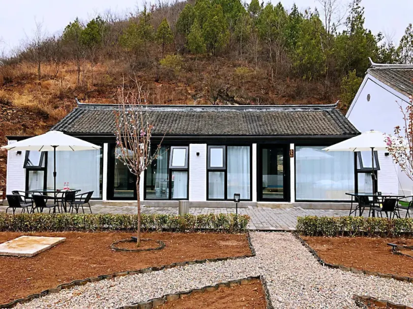 Valley Hotel - Image 1