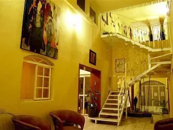 Residencia Los Angeles B&B - Image 1