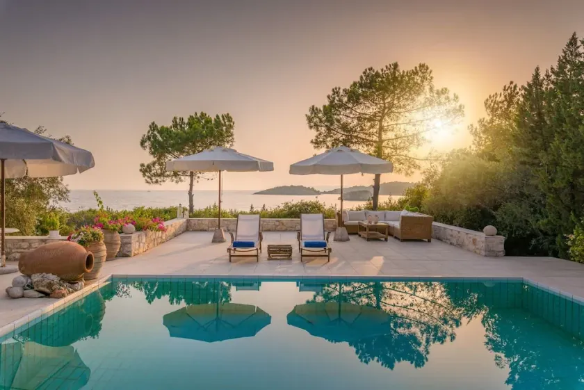580m² homm Luxurious Seaside Residence in Syvota - Image 1