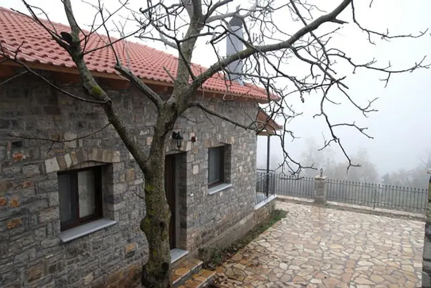 Oreini Nafpaktia Houses - Image 1