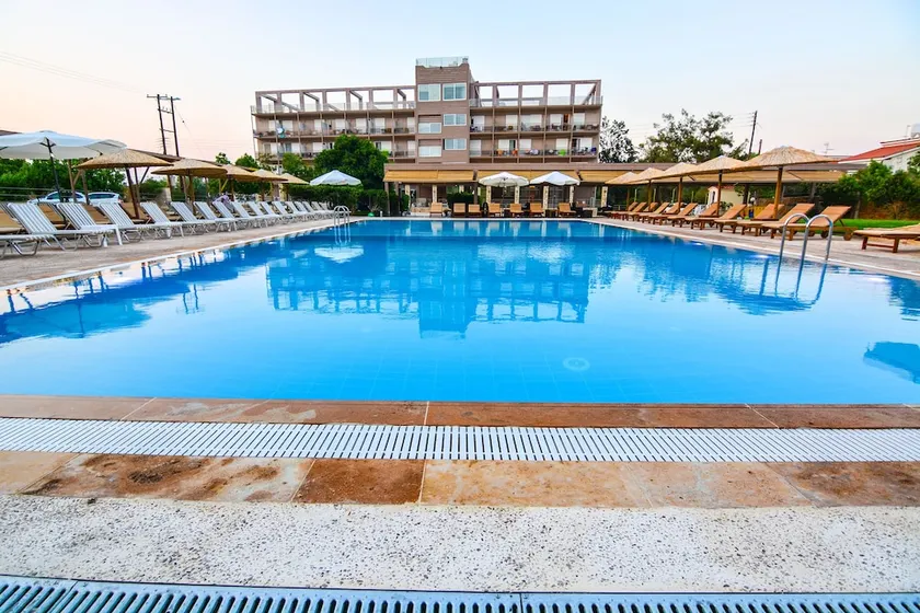 Aqua Mare Resort - Image 1
