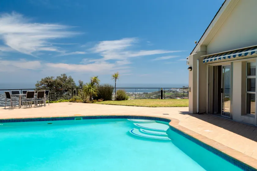 15 Woodford - Image 1