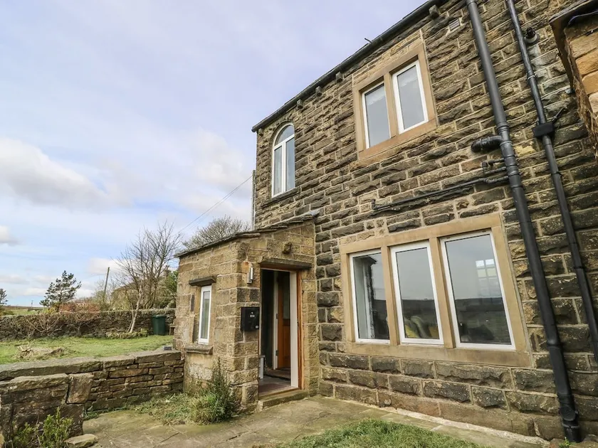 17 Upper Marsh Lane - Image 1
