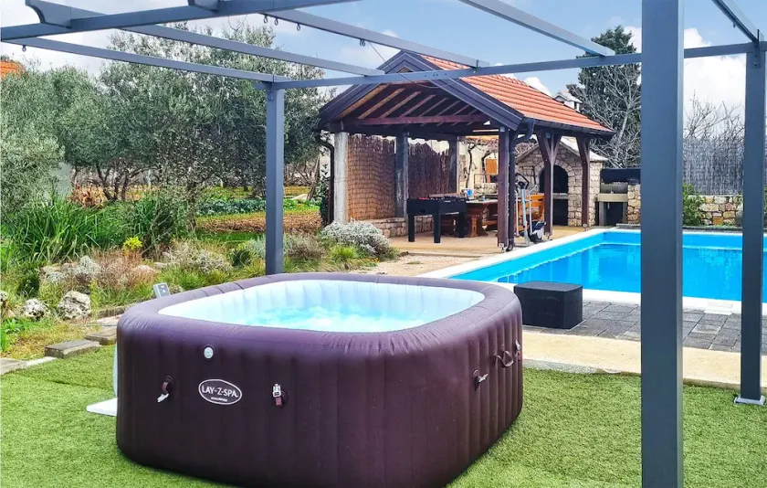 Stunning Home in Drinovci With 4 Bedrooms, Wifi and Outdoor Swimming Pool - Image 1