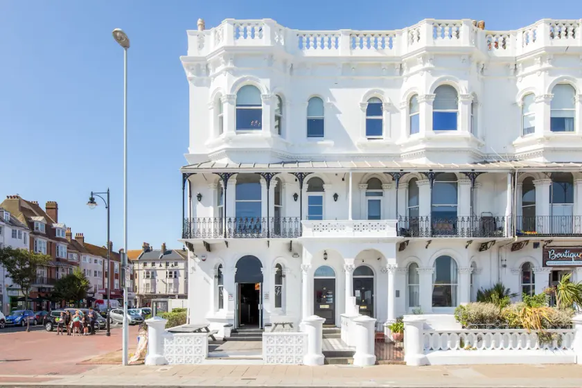 Marina Vista - Image 1