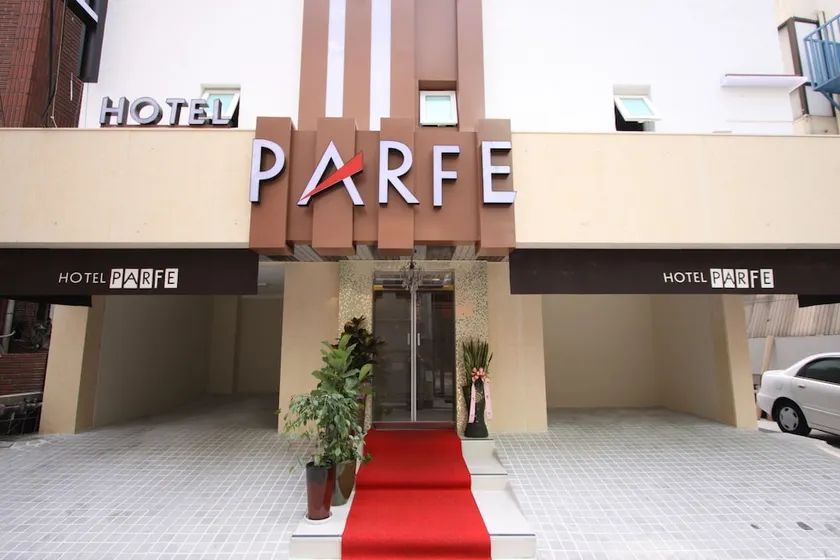 Hotel Parfe - Image 1