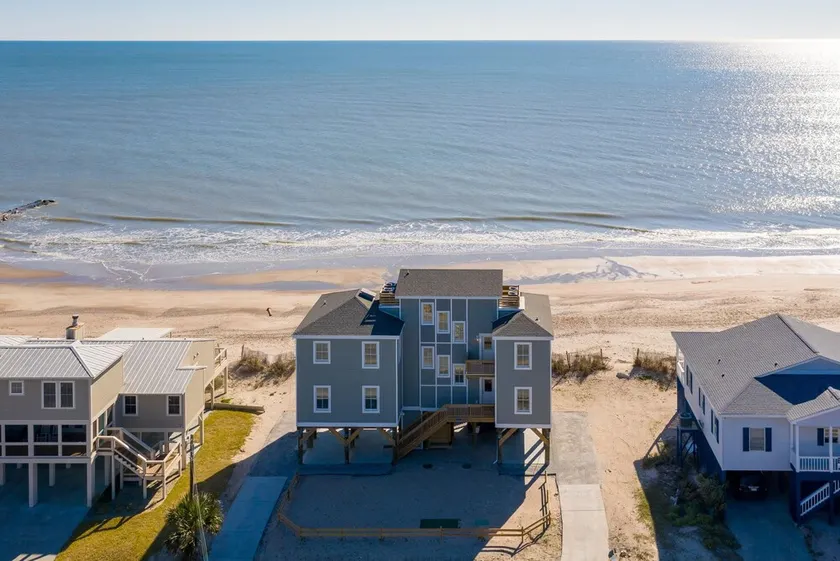 Endless Summer 5 Bedroom Home by Redawning - Image 1