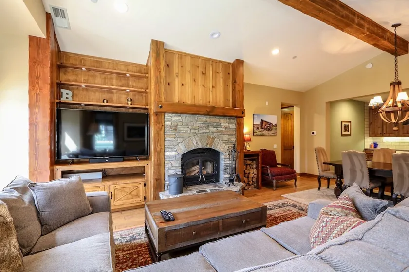Snowcreek VII - Image 1
