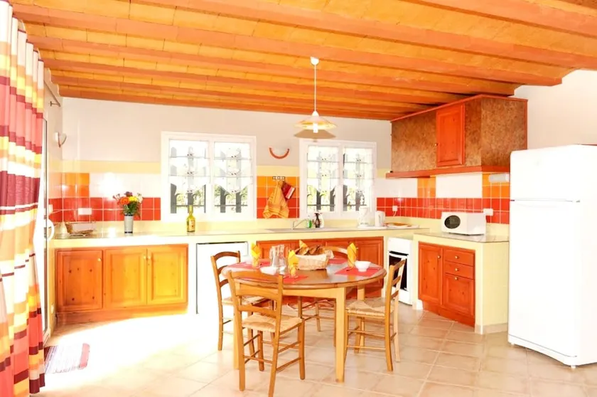 House With 3 Bedrooms in Thuir, With Wonderful Mountain View, Furnishe - Image 1