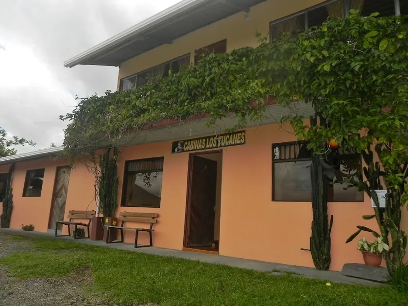 Cabinas Los Tucanes - Image 1