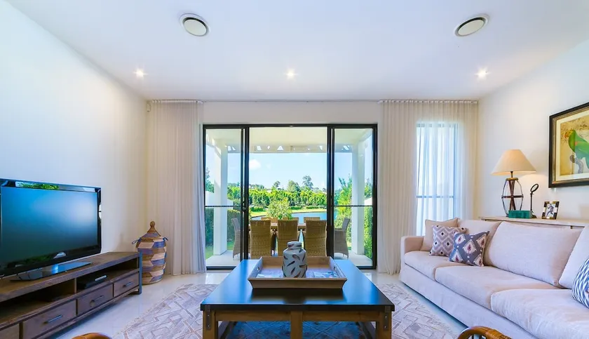 Lake Haven @ The Cove - Image 1