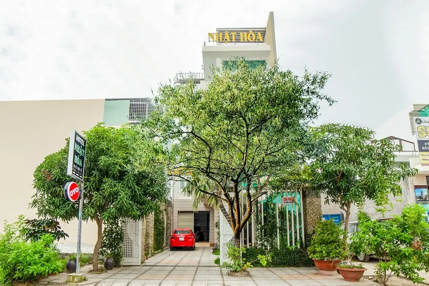OYO 576 Nhat Hoa Hotel - Image 1