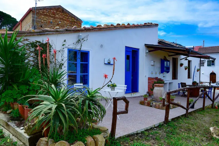 Easy Welcome Rosmarino - Cartolari Country Apartments - Image 1