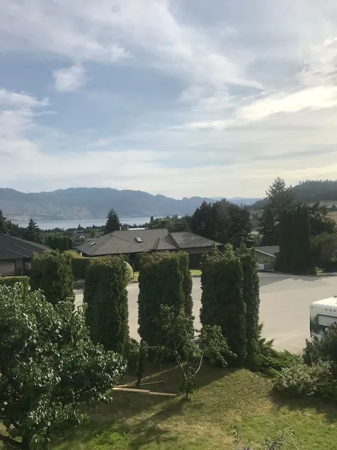 Beautiful Rodee Homestay -west Kelowna - Image 1