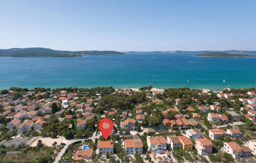 Nice Home in Sibenik With Wifi and 4 Bedrooms - Image 1