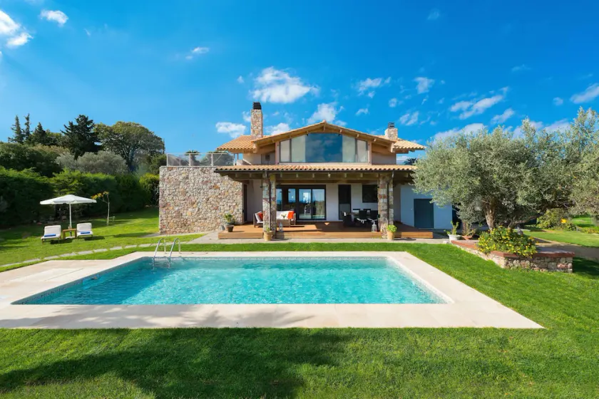 Blue & Green View Villa - Image 1