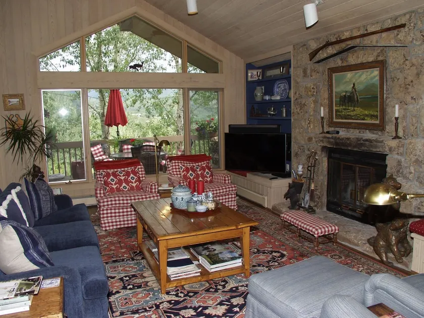 Walk 1 block to ski access - 6th bedroom mother-in-law unit optional Home by RedAwning - Image 1