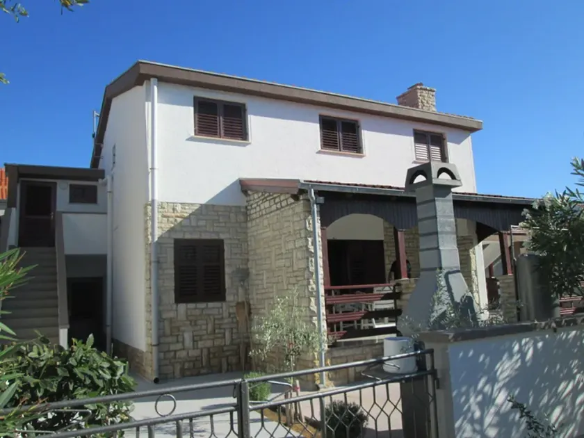 Apartment Roza near Sandy Beach - Image 1