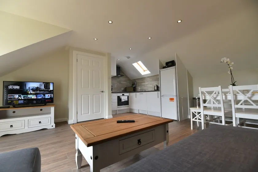 First - Seagate House Apartment - Image 1