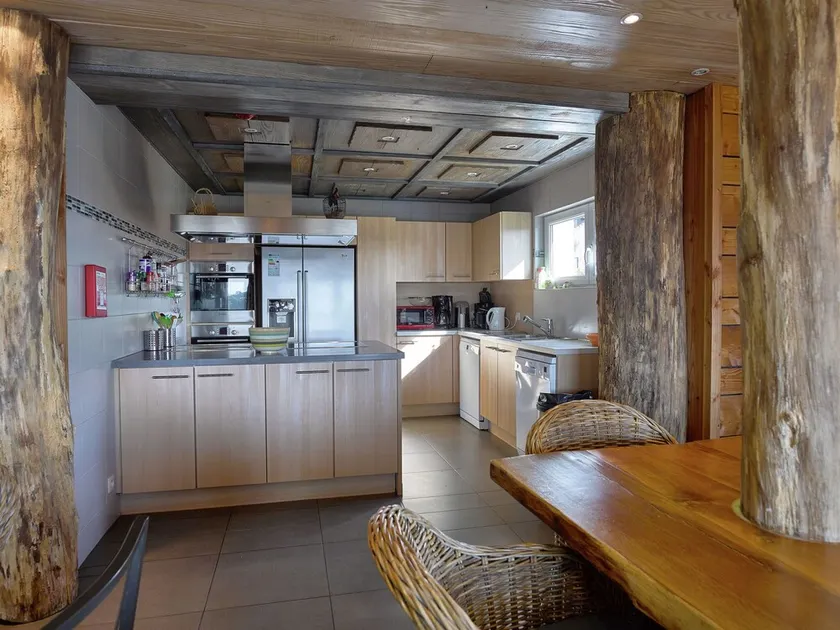 Luxurious Holiday Home in Stoumont with Pool & Bar - Image 1