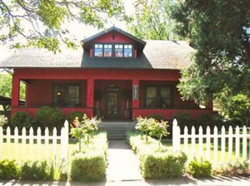 Fanny's - Image 1