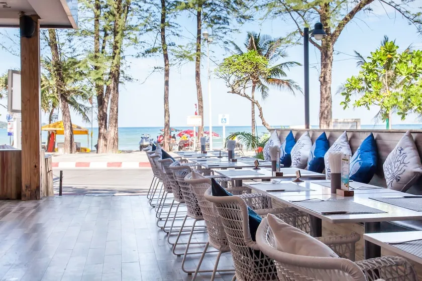 The Royal Palm Beach Front - Image 1