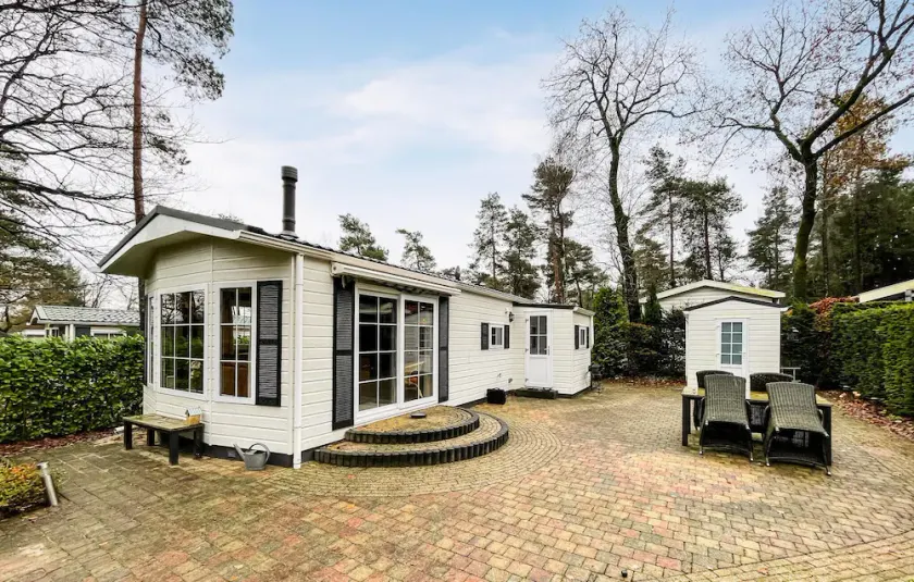 Nice Caravan in Beekbergen With 2 Bedrooms and Wifi - Image 1