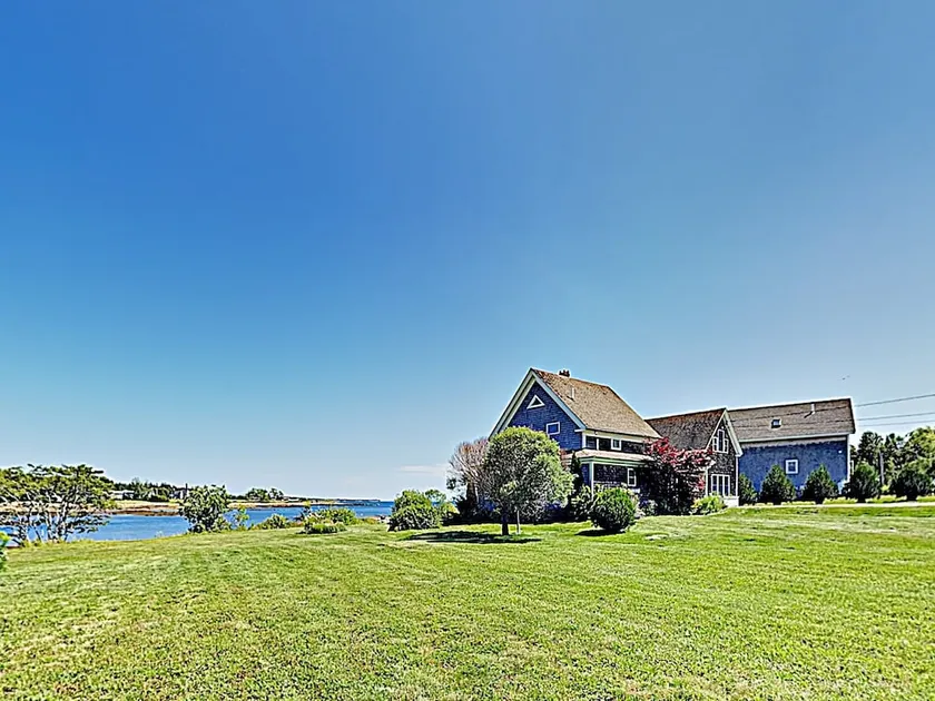 48 Main Street Cottage - Image 1