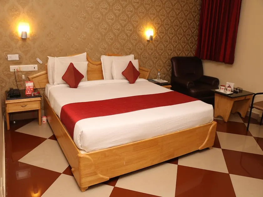 Oyo 3372 Hotel Good Luck - Image 1