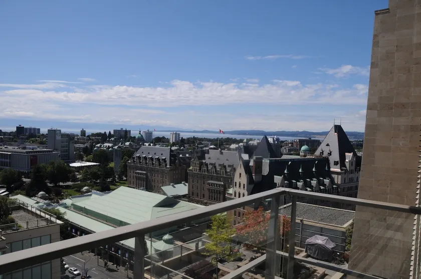 Luxury Condo at The Falls - Image 1