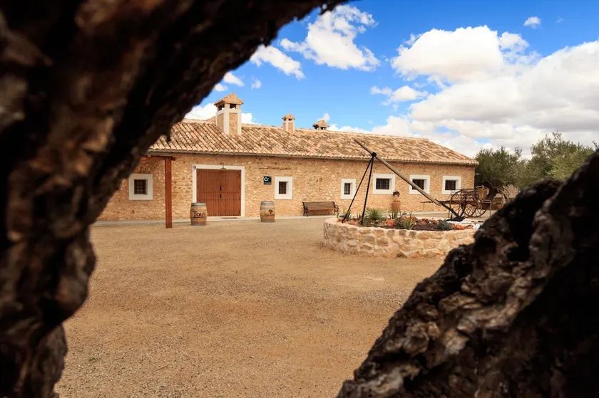 La Casa Del Labrador - Image 1