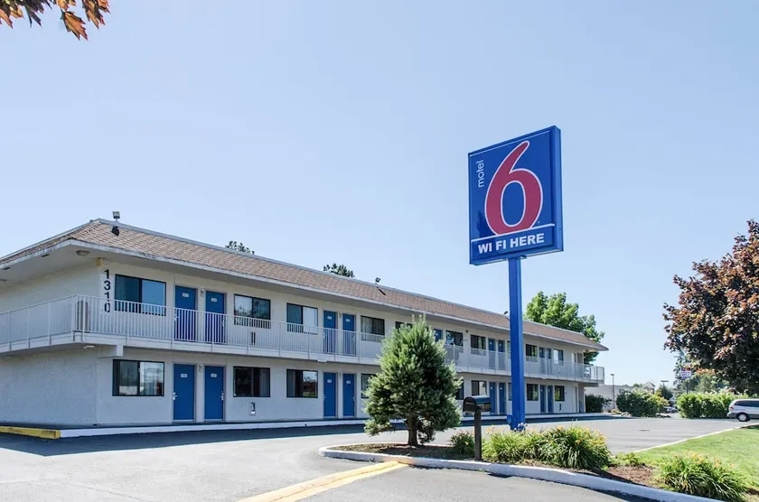 Motel 6 Centralia - Image 1