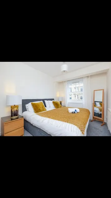 Polwarth Gardens Edinburgh Apartment - Image 1