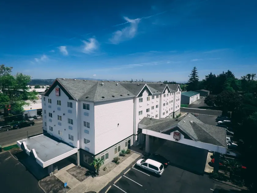 Portland Suites Airport East - Image 1