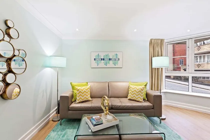 Sophisticated 2 Bed, 2 Bath apt in Angel - Image 1