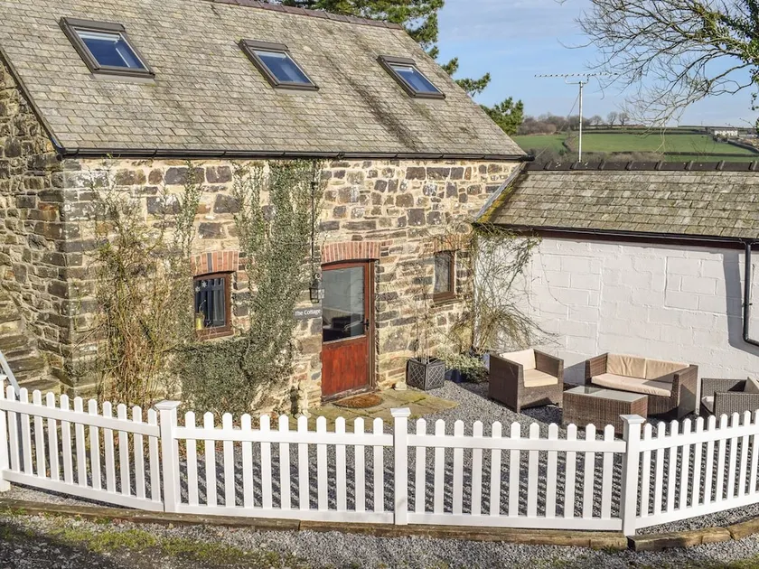 The Cottage at Fronhaul - Image 1