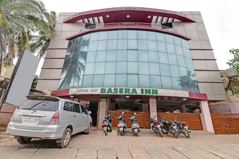 Hotel Basera Inn - Image 1
