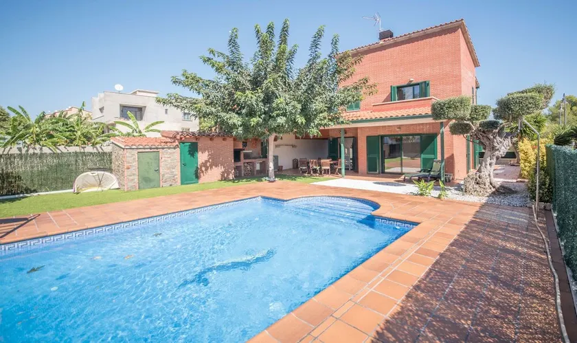 Modern House For Families (R77) - Image 1