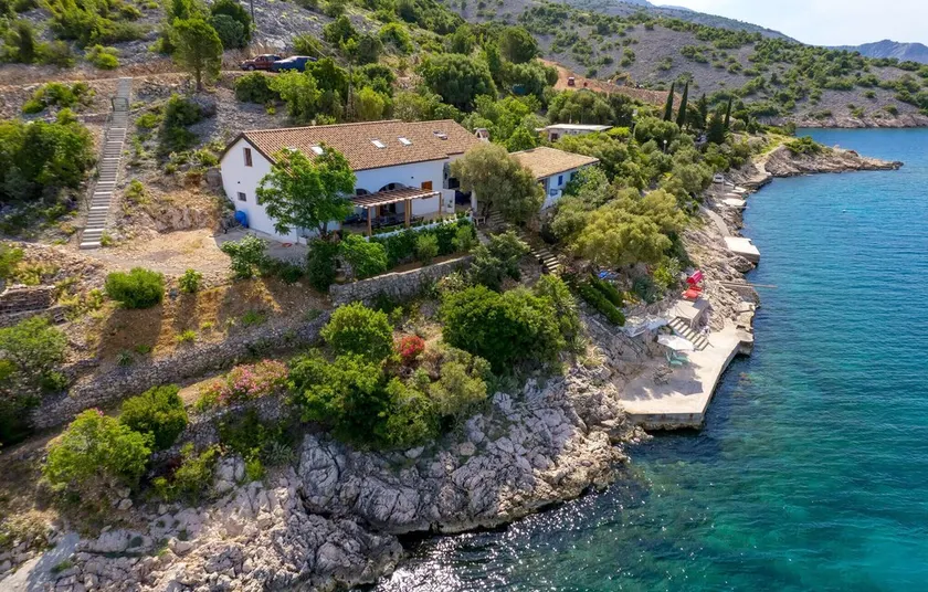 Beautiful Home in Jablanac With 4 Bedrooms and Wifi - Image 1