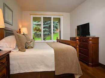 Arrowhead Village Condo - 104 Seasons Lodge - Image 1