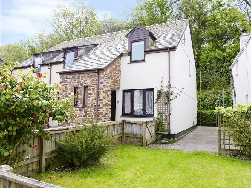 Honeysuckle Cottage - Image 1