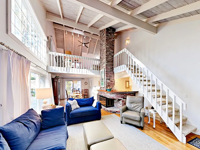 Newly Renovated  In New Seabury 3 Bedroom Home - Image 1