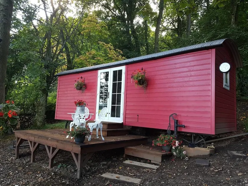 Borthwickbrae Shepherd's Hut - Image 1