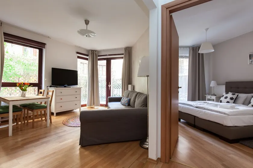 Town Hall Apartments - Image 1