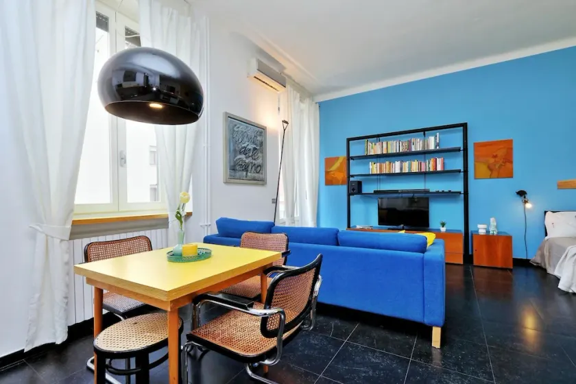 Hintown City Life House - Image 1